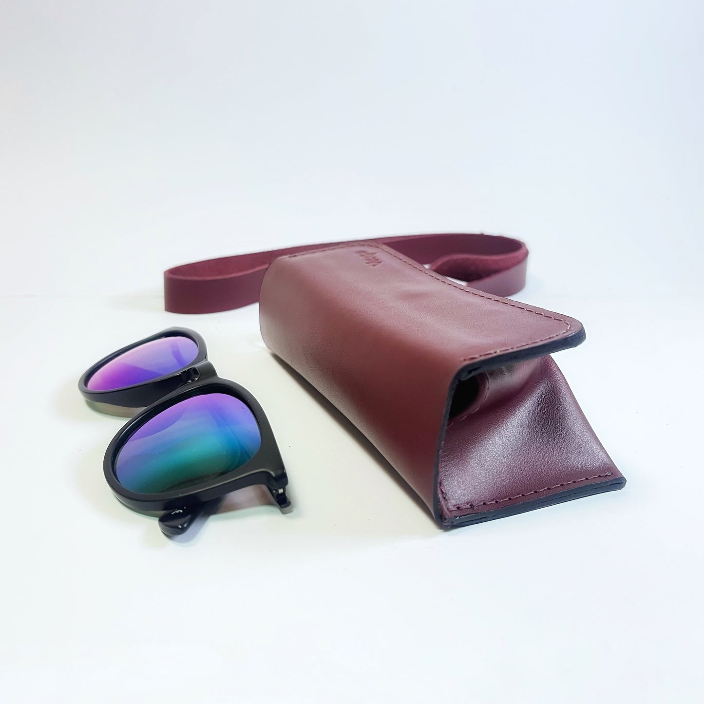 Porta Anteojos California Burdeo